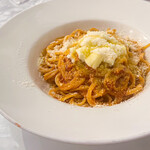 ピッツェリア　ポジターノ - トマト、バジル、モッツァレラチーズスパゲッティ