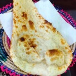 Handi レストラン - ナン