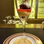 トゥ・ラ・ジョア イズム - 