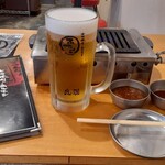 大阪焼肉・ホルモン ふたご - 生ビール550円×2杯 1杯目はサイズアップ
