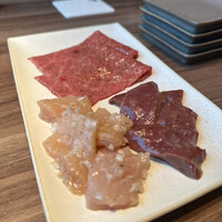 焼肉うしごろ 新宿三丁目店 - 