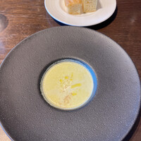 IL PINOLO SKY TERRACE 横浜 - 枝豆のポタージュと自家製フォカッチャ