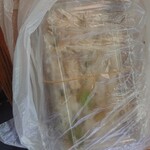 あぐ楽食愛歌夢館 - お持ち帰りご飯 食べきれず持ち帰りを頼んだら竹の子ご飯にしてくれました