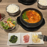 KOREAN DINING HIDEAWAY 296 - 