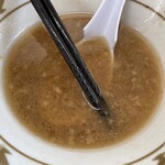 ラーメン もっけだの - 『朝食セット(ラーメン)+メンマ』の『ラーメン+ニンニク』のスープ