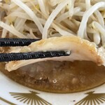 ラーメン もっけだの - 『朝食セット(ラーメン)+メンマ』の『ラーメン+ニンニク』の豚