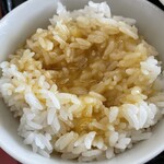 ラーメン もっけだの - 『朝食セット(ラーメン)+メンマ』の『無限ライス+生卵』