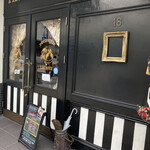 PATISSERIE LACROIX - お店の外観