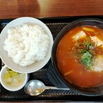 カルビ丼とスン豆腐専門店 韓丼 - スン豆腐定食（海鮮）