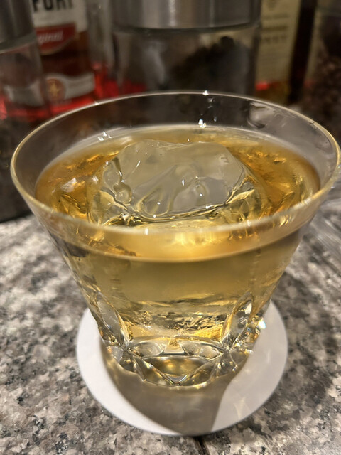 BAR Queen's-Q （バー クイーンズキュー）のご予約 - 六本木一丁目