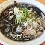 博多豚骨ラーメン 一純屋 - 黒ラーメン(880円)