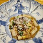 KOTARO Hasegawa DOWNTOWN CUISINE - 鴨のフォアグラとロワール産の白アスパラ　お皿が美しいです