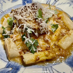 KOTARO Hasegawa DOWNTOWN CUISINE - 半熟卵とペコリーノロマーノのトロトロソースには赤ワインビネガーとベーコンも入れてあって甘塩っぱくて美味すぎです