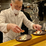 渡辺料理店 - 渡辺さんは調理全般何でもこなします　縦横無尽の活躍です