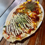 お好み焼き 鉄ちゃん - 大好物のとん平焼きは食べやすいように半分だけマヨ掛けしてくれました