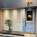 KOTARO Hasegawa DOWNTOWN CUISINE - ミニマルなファサードが好印象です