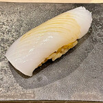 鮨 心白 - 最初の握りは煽り烏賊　五島で揚がった2kg超のビッグサイズが産直で届いたそうです