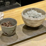 鮨 心白 - 小田原で今朝釜揚げにしたしらすに蕗の薹と蛍烏賊を合わせるなんて　嬉しすぎるｗ