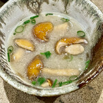 鮨 心白 - 白味噌のなめこ御御御付け　ああもう終わりだ