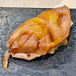 鮨 心白 - 赤貝の美味さって独特ですよね　なかなか言葉にしにくい美味さですがとても美味しいｗ