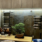 鮨 心白 - 変わったと感じるのは松の盆栽の枝振りくらいだｗ