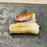 鮨 心白 - 下足は炭火で焼いて極上の酒肴です