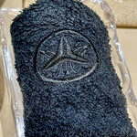 鮨 心白 - 家紋入りのおしぼり　分厚くて気持ち良い