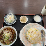 中国家庭料理 香福園 - ③五目チャーハンと半醤油ラーメン　760円（税抜）