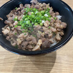 中華そば 心 - 最終サービスで肉多めです。