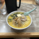 味の札幌 大西 - 味噌カレー牛乳ラーメン(バター入り) 980円