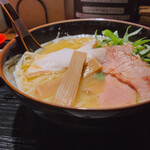 神楽 海老で鯛を釣る麺堂 - 