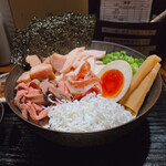 神楽 海老で鯛を釣る麺堂 - 