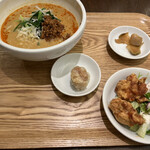 Gihan Gyouza - ＊ 担々麺ランチ　1,000円