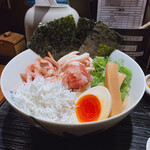 神楽 海老で鯛を釣る麺堂 - 