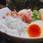 神楽 海老で鯛を釣る麺堂 - 