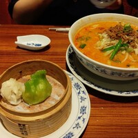 横浜中華街 重慶飯店 本館 - 担々麺セット