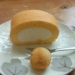 はらっぱ - はらロール・白巻（320円）