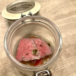 鉄板焼きWAGYU LIVERARY - さくらチップの燻製　ローストビーフ