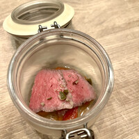 鉄板焼きWAGYU LIVERARY - さくらチップの燻製　ローストビーフ