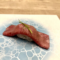 鉄板焼きWAGYU LIVERARY - A5黒毛和牛のにぎり