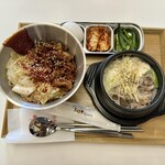 テジュン食堂 - ソルロンタンチゲ定食