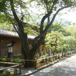 嵯峨野 - 京福嵐山駅側からの佇まい