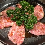 炭火焼肉 やまもと - 上ロース（1570円）