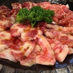 炭火焼肉 やまもと - 上ロース（1570円）、上カルビ（1570円）、上バラ（1470円）、ハラミ（1050円）