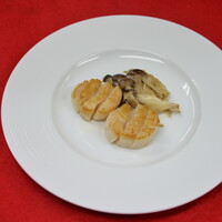 帆立貝のガーリックバターソース