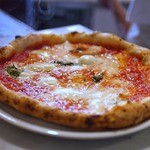 Pizzeria GG - 本格的薪窯ナポリピッツァイタリアン
                      NAPOLIと同じ味・価格・スタイルで！
                      ピッツェリア ジージー(Pizzeria GG)
                      鎌倉市由比ガ浜2-9-62 0467-33-5286