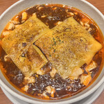 蝋燭屋 - 焼きチーズ麻婆麺 倍辛 1400円
      痺れ増し100円