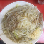 ラーメン二郎 - 小野菜からめニンニクあぶら少し