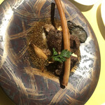 洋風旅館 ぴのん - ＜肉料理＞
      牛ほほ肉の煮込み
      粒マスタードソース