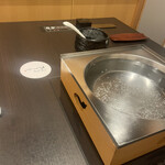 Kyouto Tsuyushabu Chiriri - お湯がグツグツ。個室内の温度も上昇中。暑いっ。